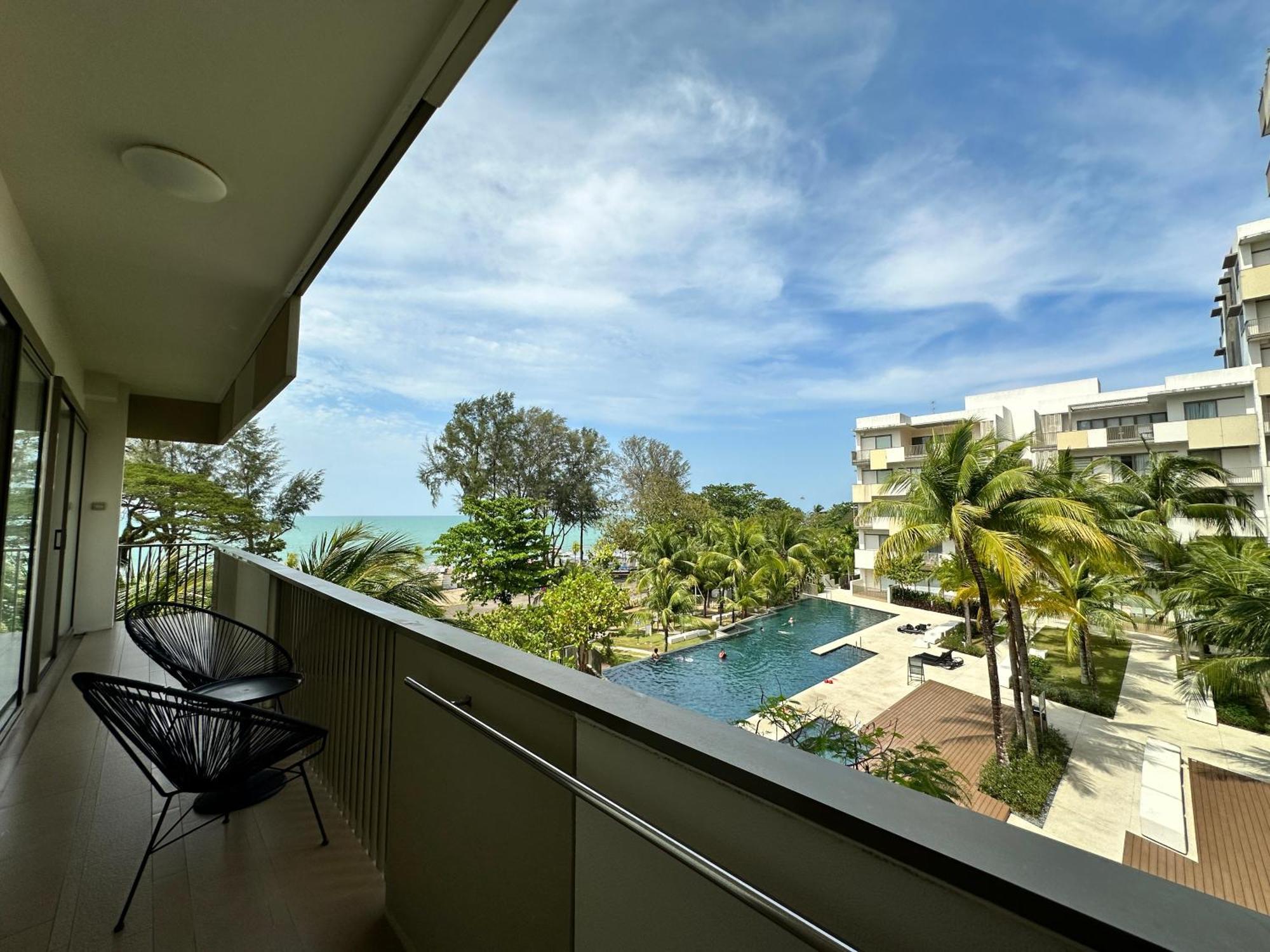 Апартаменты By The Sea- Pool And Sea View Бату-Ферринги Экстерьер фото