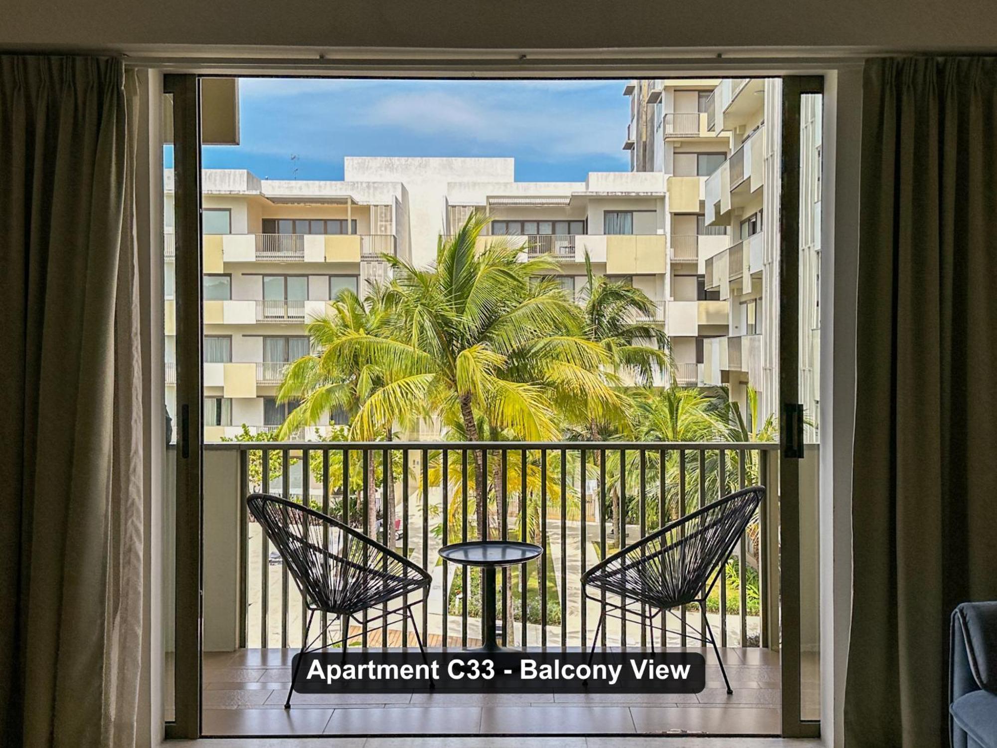 Апартаменты By The Sea- Pool And Sea View Бату-Ферринги Экстерьер фото